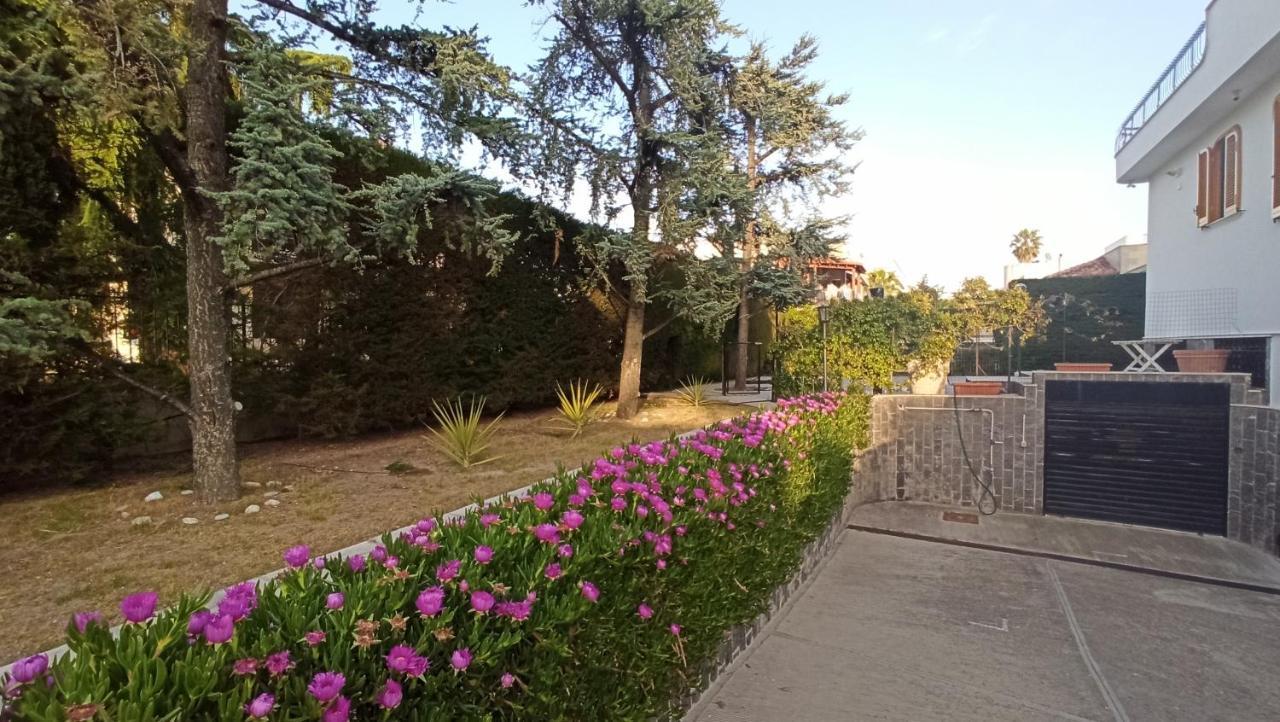 Villa Mary - Apartments Trani Exterior foto