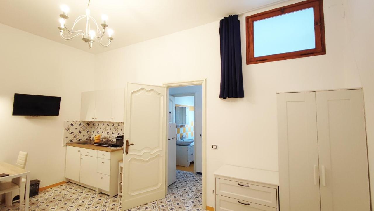 Villa Mary - Apartments Trani Exterior foto